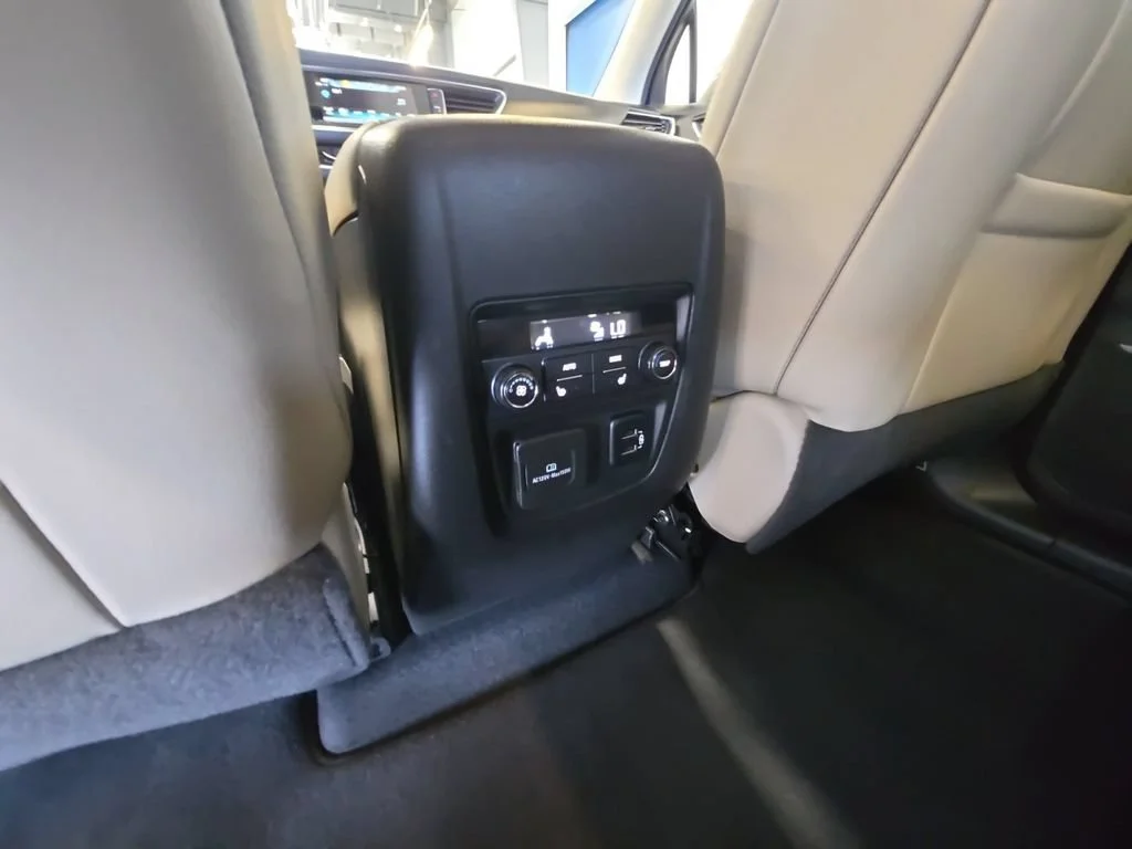 Used 2018 Includes Spectra Gray lower exterior accent color. Buick Premium image 34