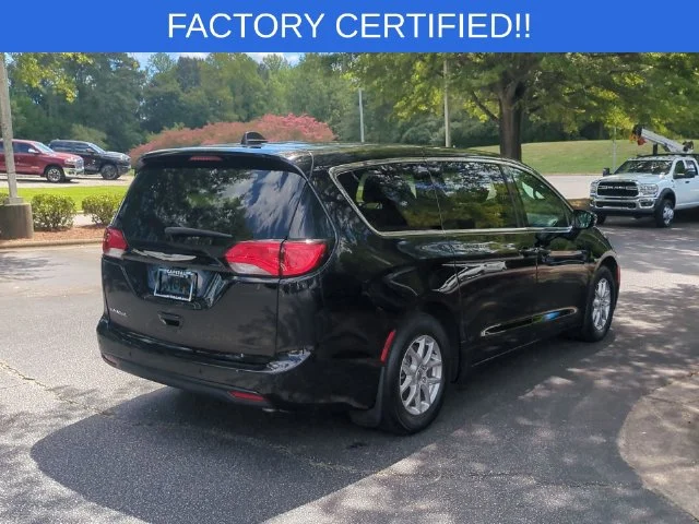 Used 2025 Black Chrysler LX image 5
