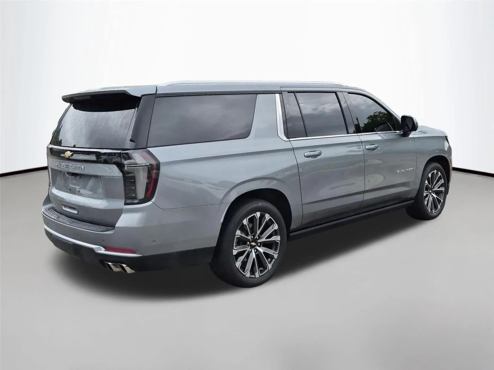 Used 2025 Sterling Gray Metallic Chevrolet High Country image 5