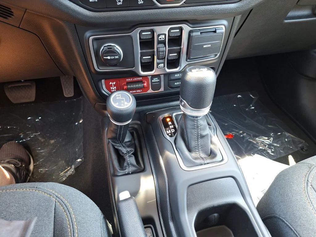 2025 Jeep Wrangler 4-Door Willys - Photo 21