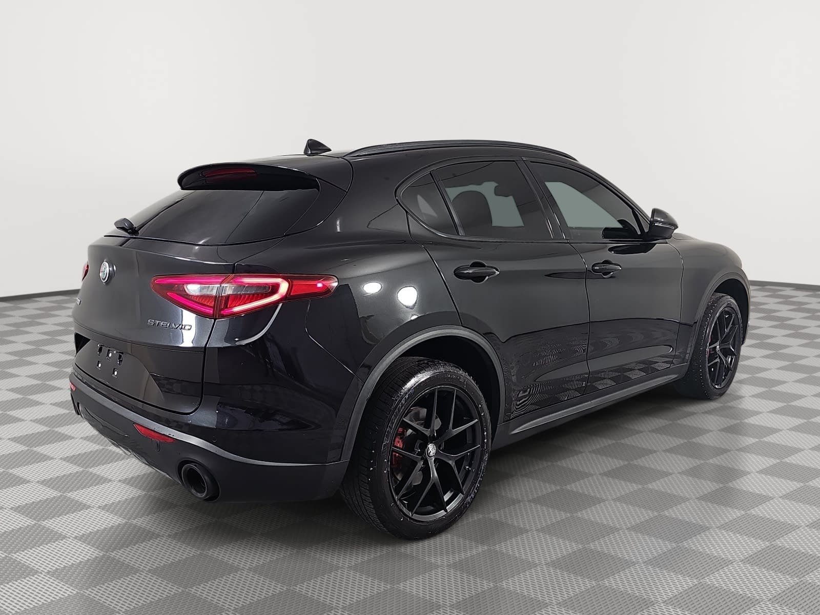 Used 2020 Black Alfa Romeo Base image 8