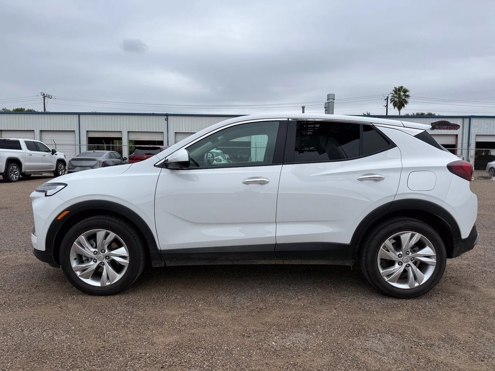 Used 2025 White Buick Preferred image 3