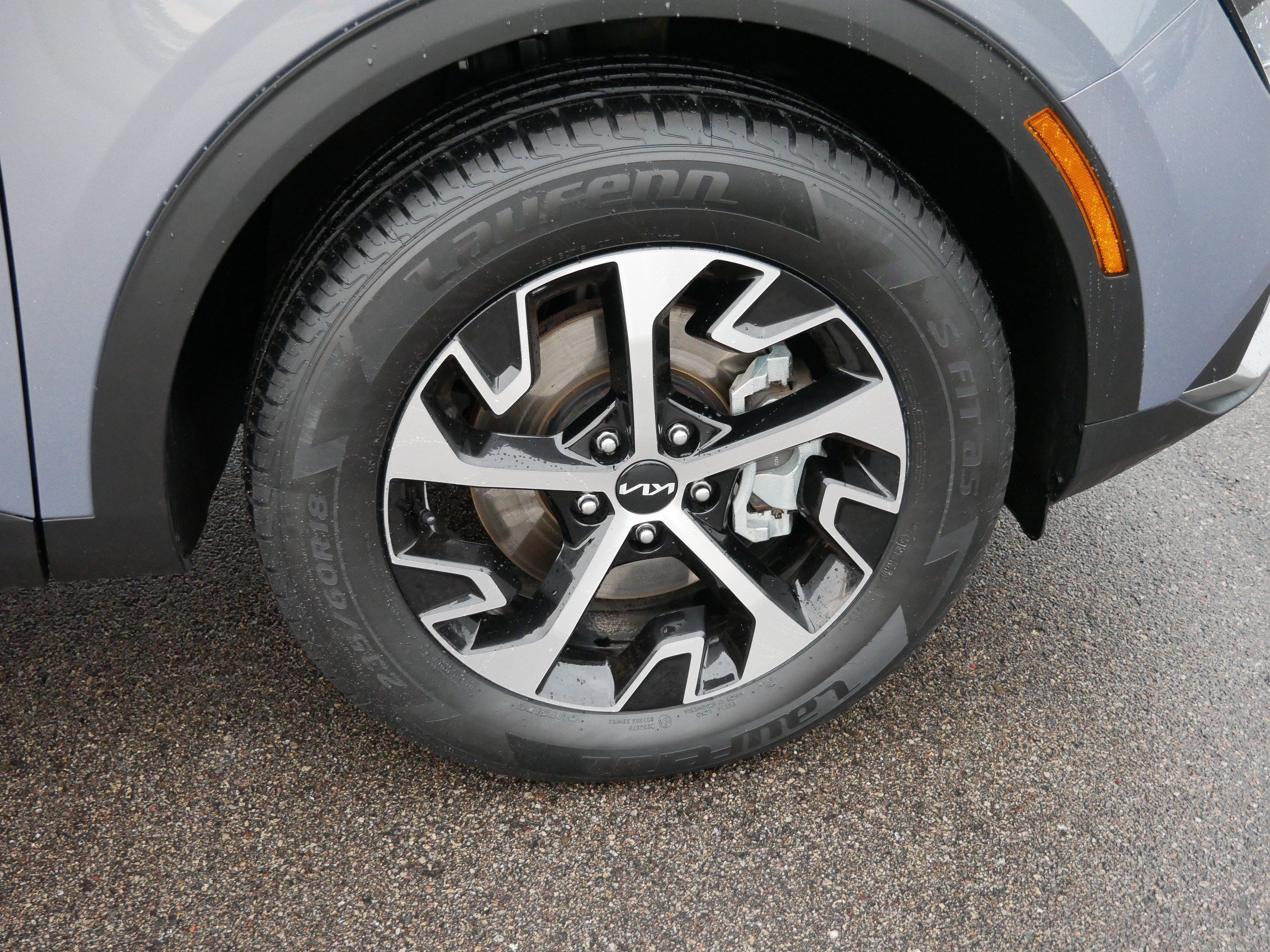 2023 Kia Sportage EX - Photo 15