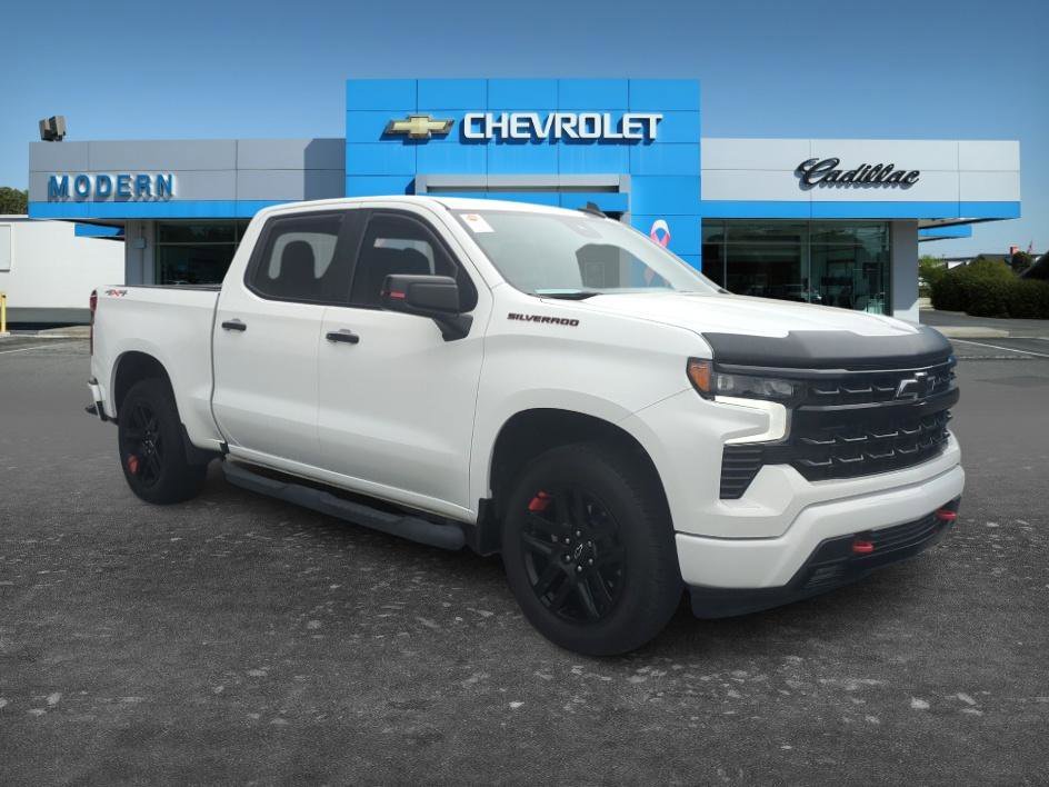 Used 2024 Summit White Chevrolet RST image 7