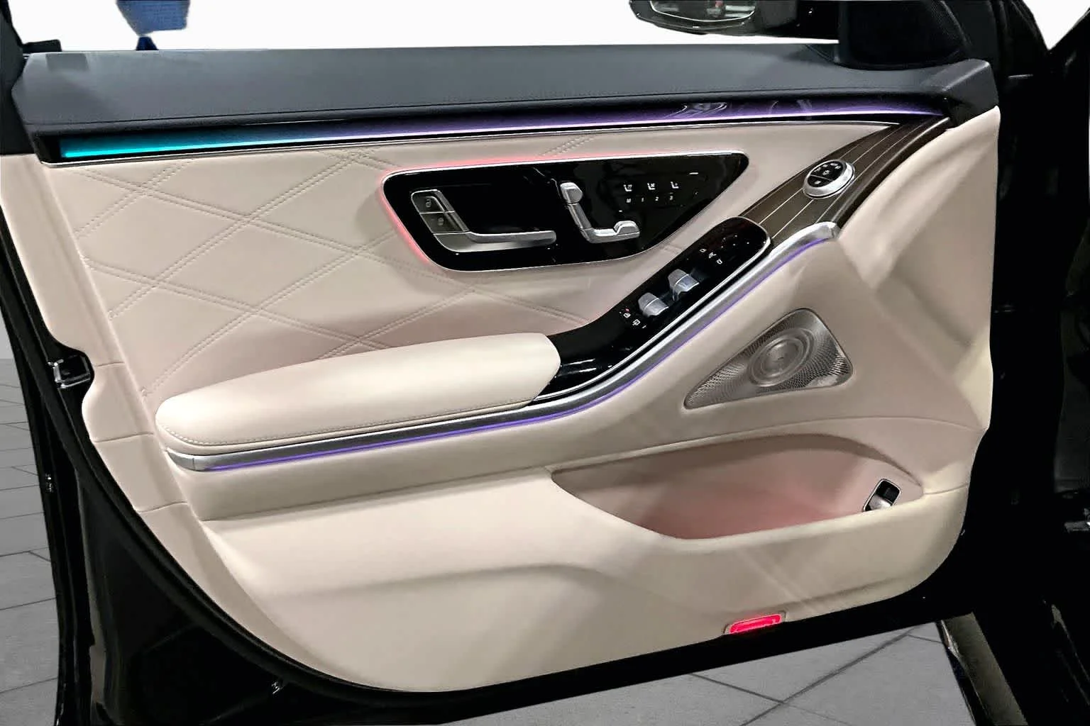 2025 Mercedes-Benz S-Class S 63 - Photo 12