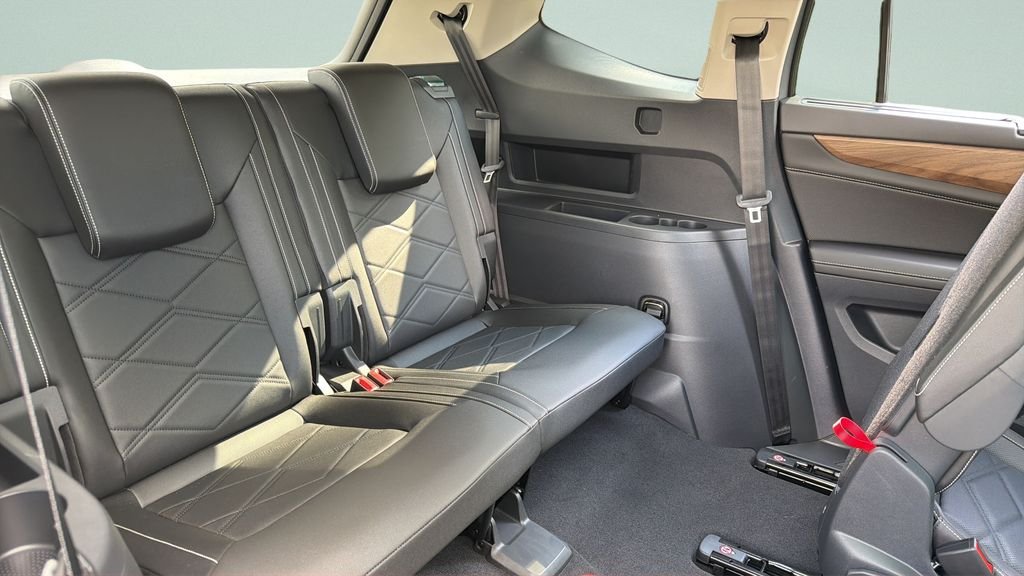 New 2026 Pure Gray Volkswagen SE w/Technology image 31
