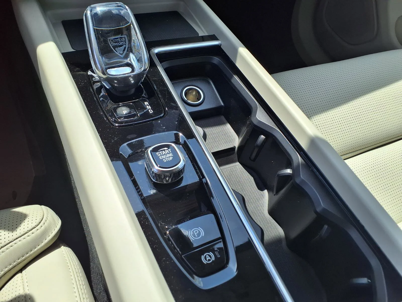 New 2026 Denim Blue Metallic Volvo Ultra image 9