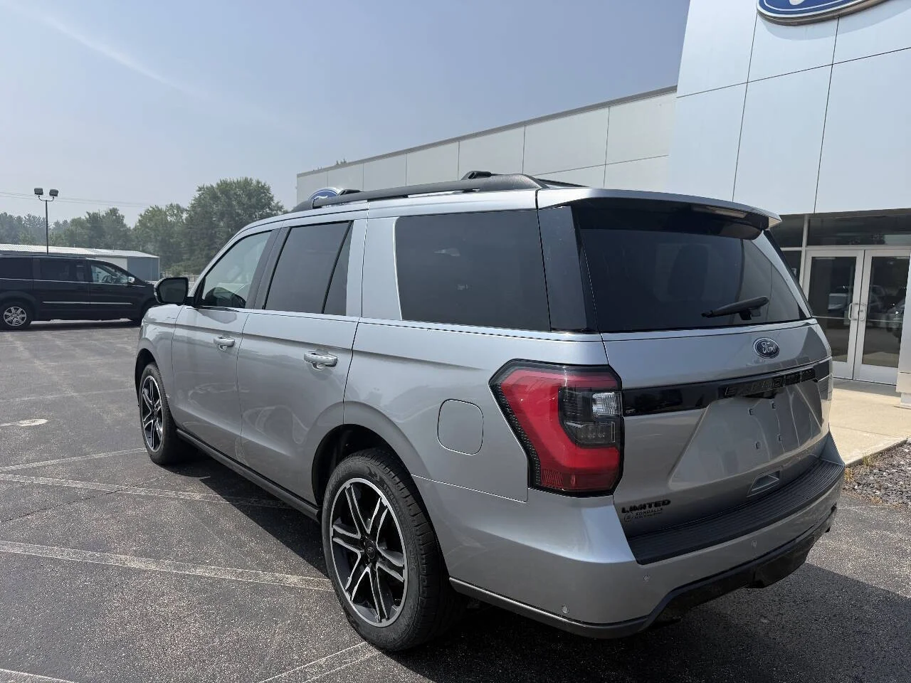 Used 2020 Silver Ford Limited 4x4 4dr SUV image 6