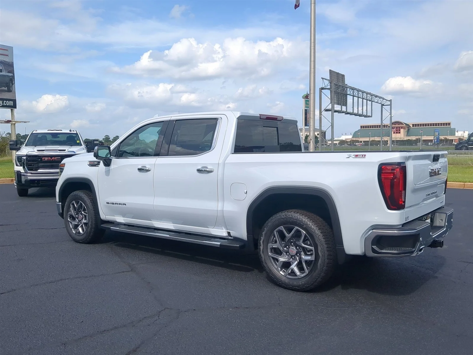 New 2026 Glacier White Tricoat GMC SLT image 30