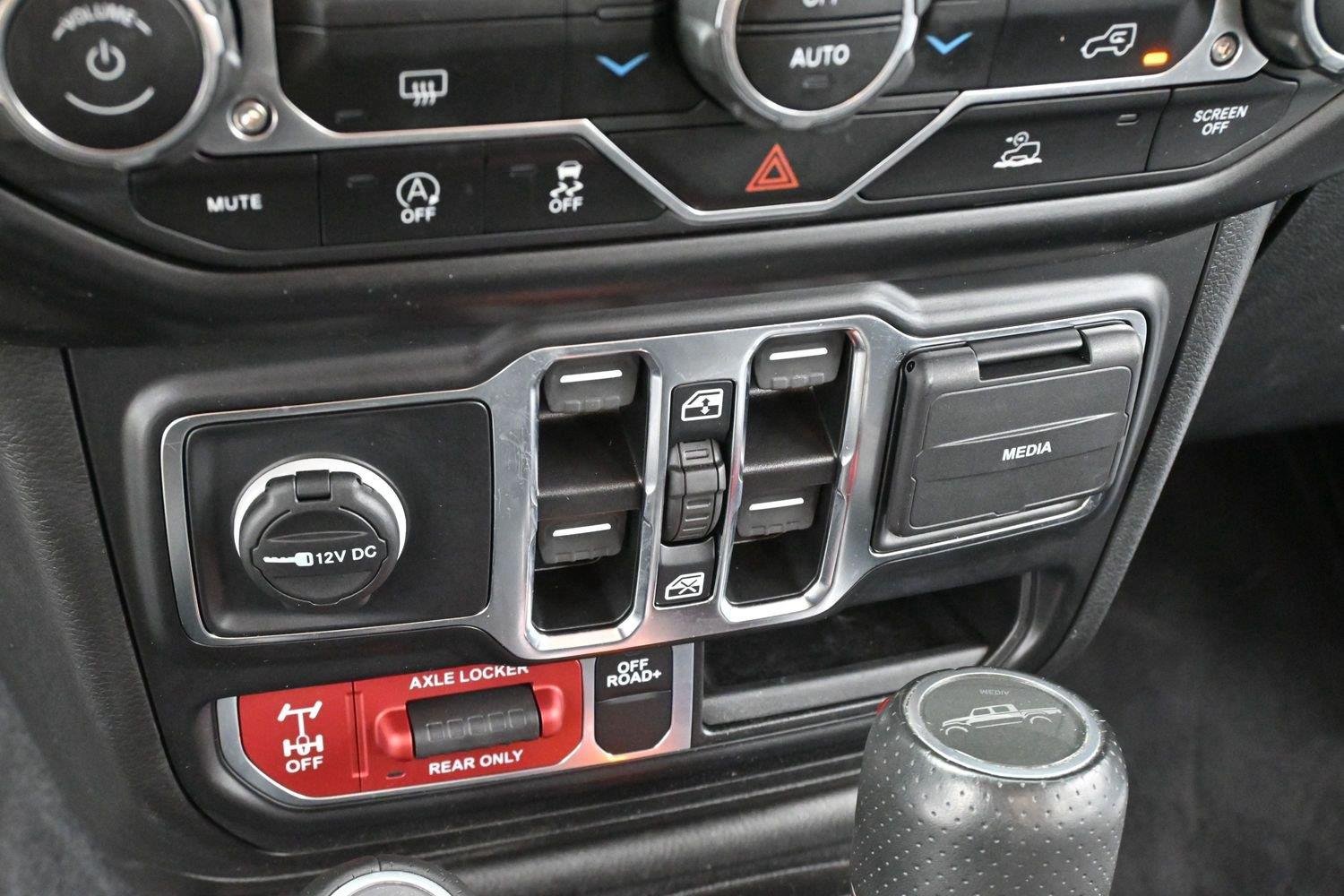 Used 2022 Black Jeep Mojave image 23