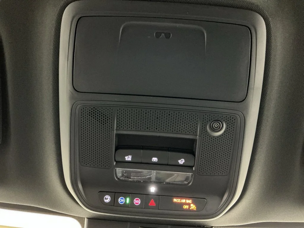New 2027 Sterling Gray Metallic Chevrolet LT image 18
