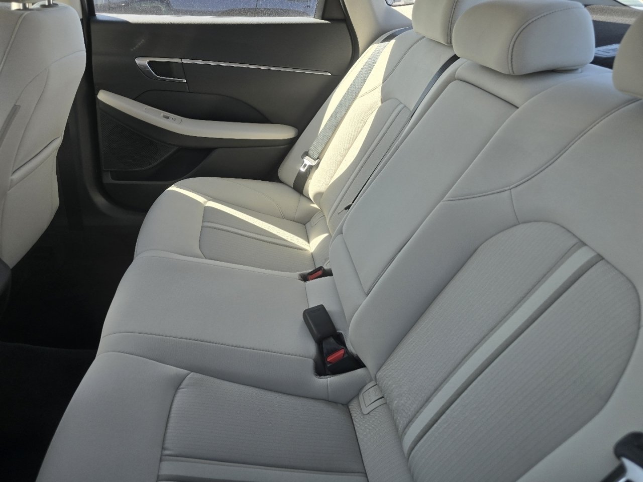 Used 2023 Gray Hyundai SEL image 19