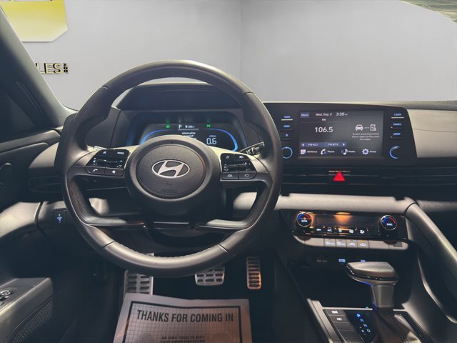 Used 2025 Amazon Gray Hyundai SEL Sport image 15