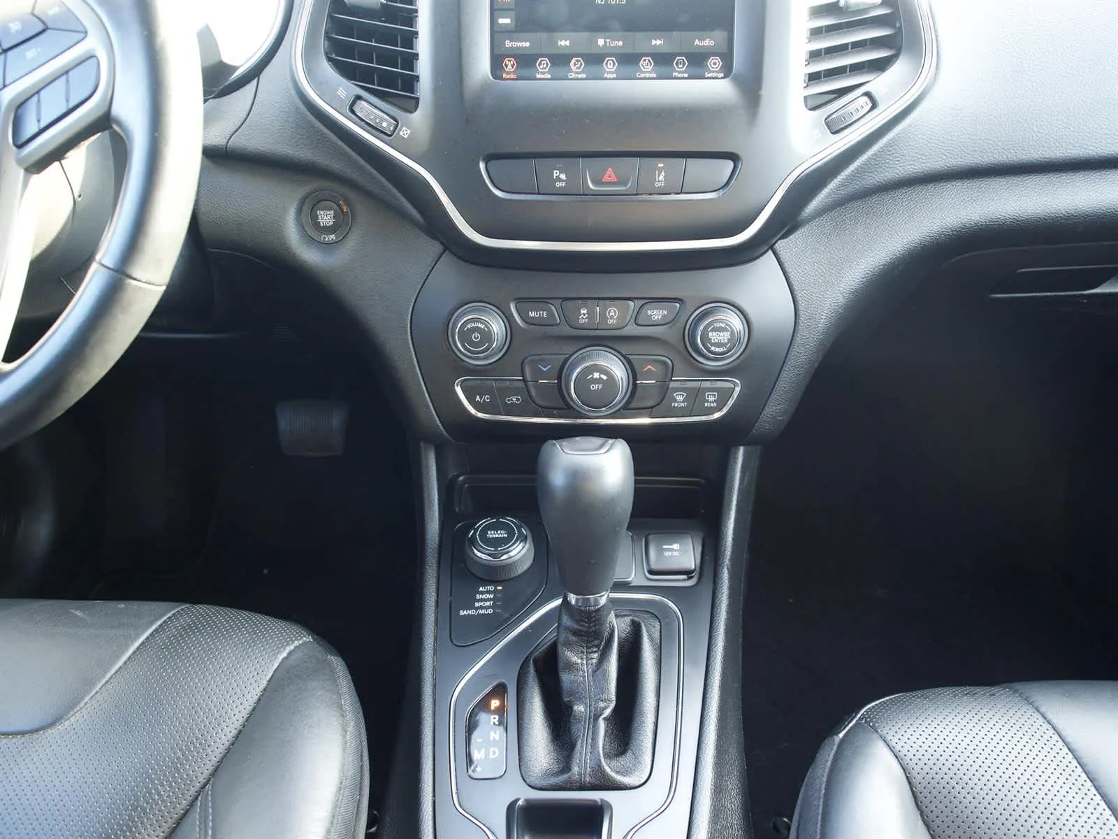 2021 Jeep Cherokee Latitude Lux - Photo 13