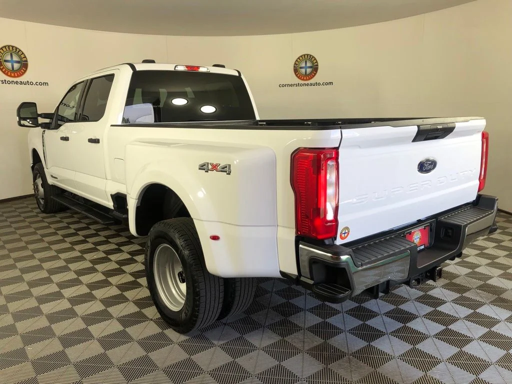 Certified Used 2025 Oxford White Ford XLT image 23