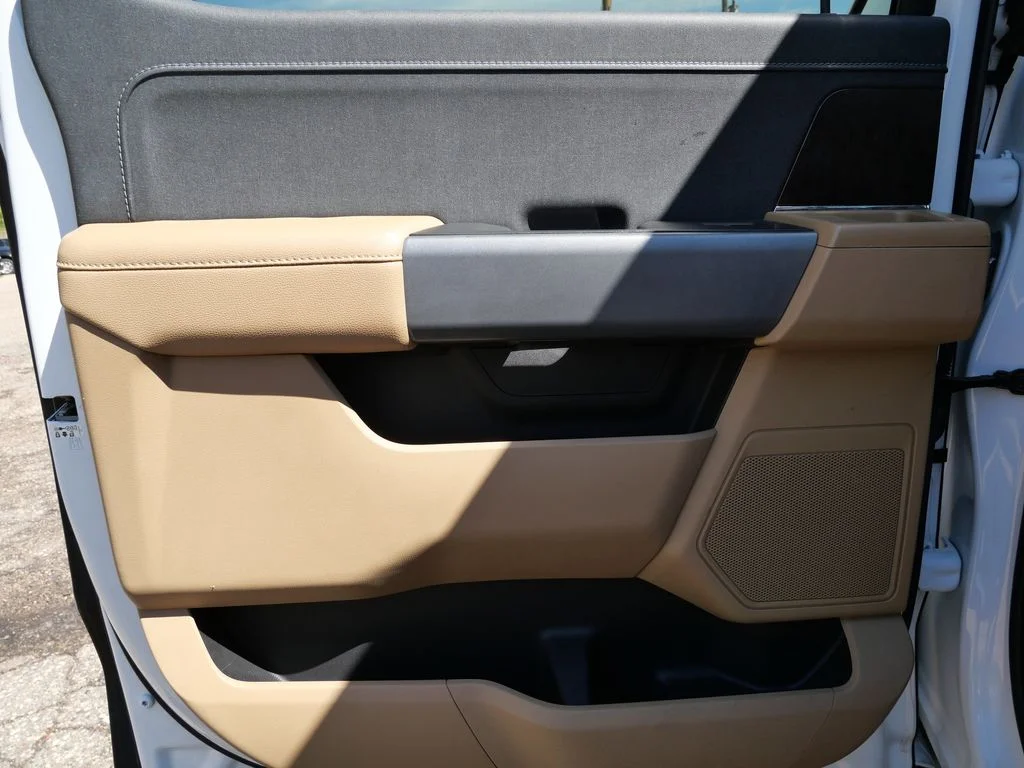 Used 2022 White Ford Lariat image 12