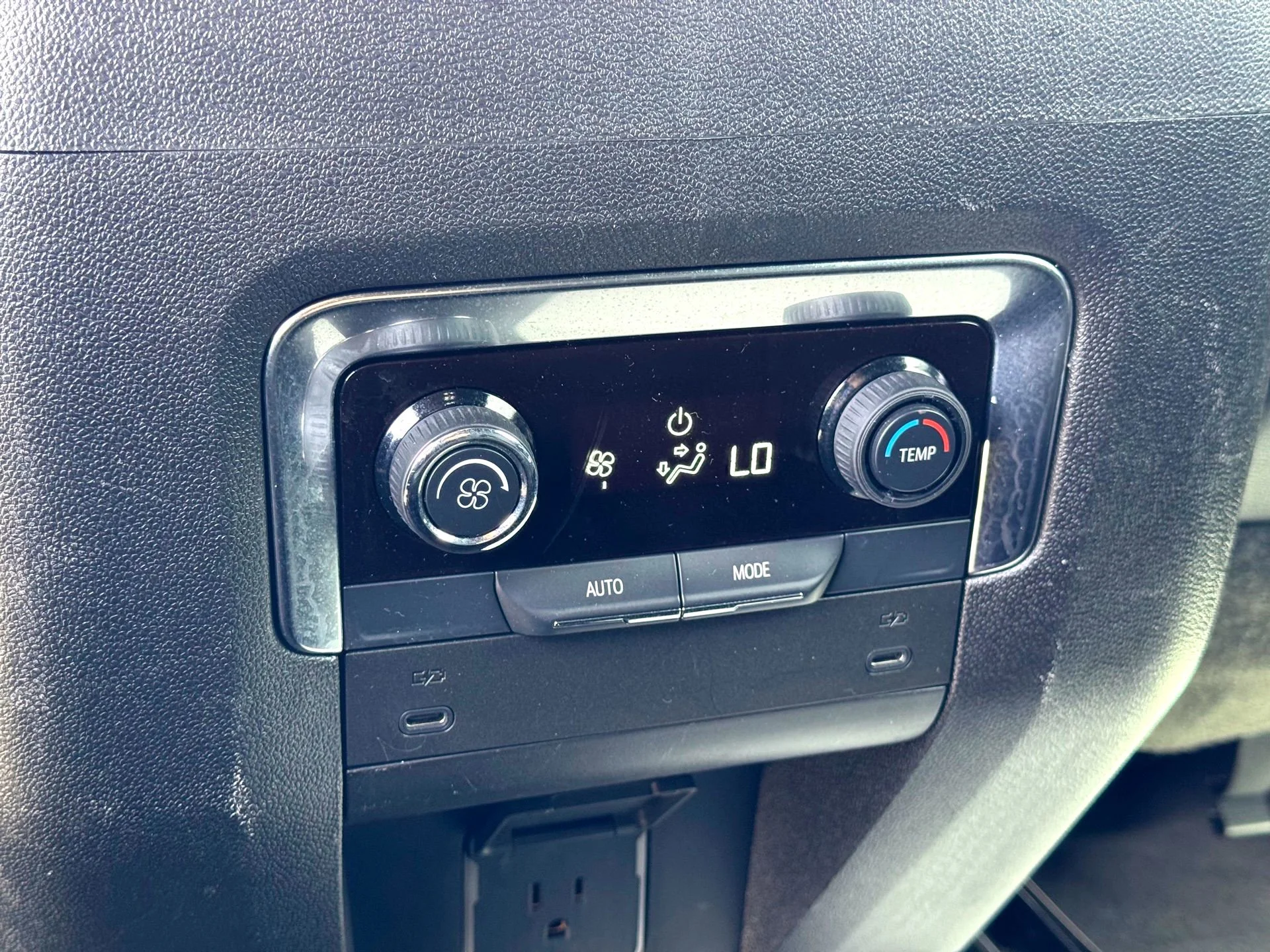 Used 2025 Black Chevrolet Z71 image 21
