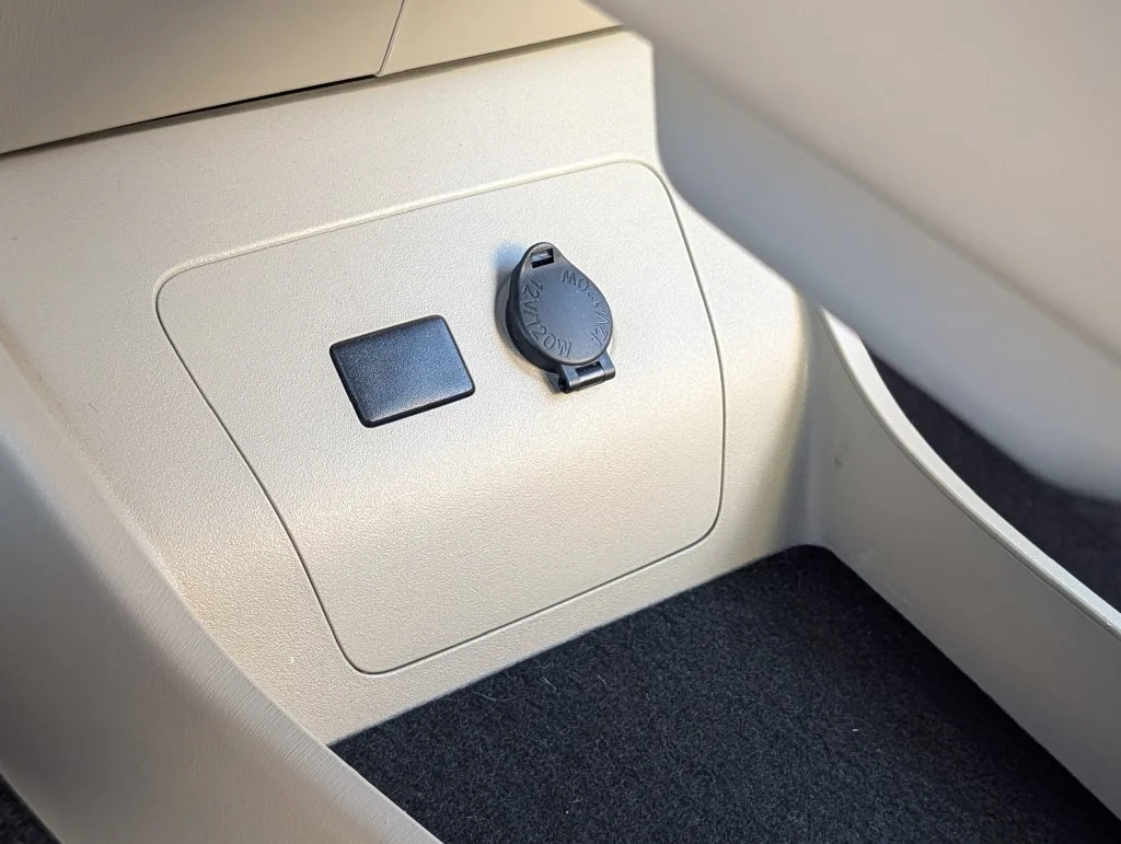 Used 2012 Beige Toyota Three image 29