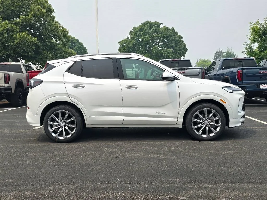 New 2026 White Frost Tricoat Buick Avenir image 7