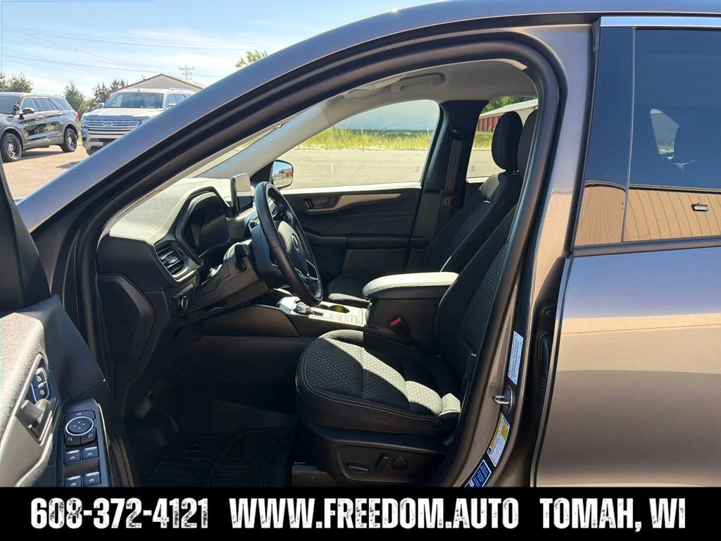 Used 2024 Gray Ford Active image 9