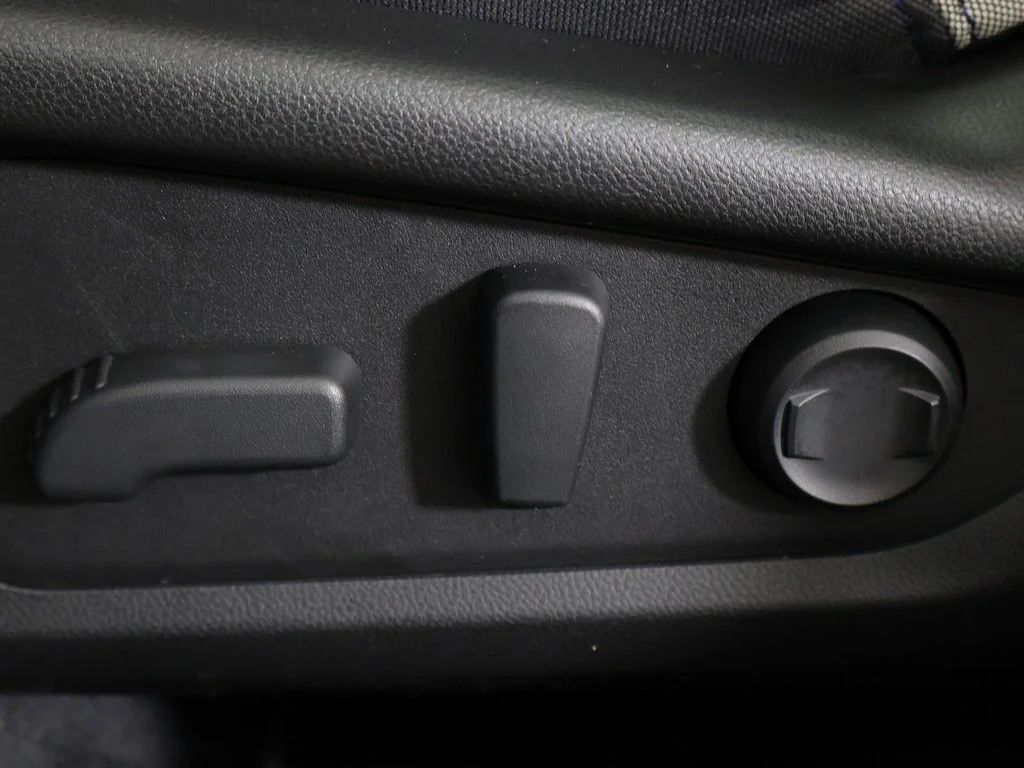 Used 2025 Gray Metallic Subaru Premium image 34