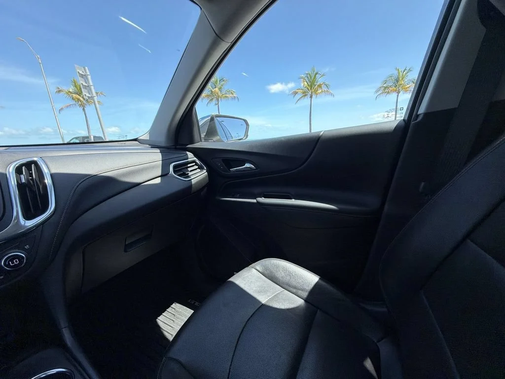 Used 2018 SILVER ICE METALLIC Chevrolet Premier image 11