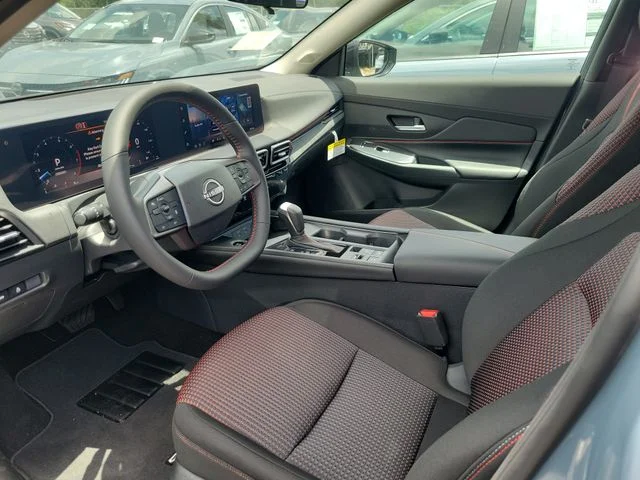 New 2026 Atlantic Gray Metallic / Super Black Two-tone Nissan SR image 11