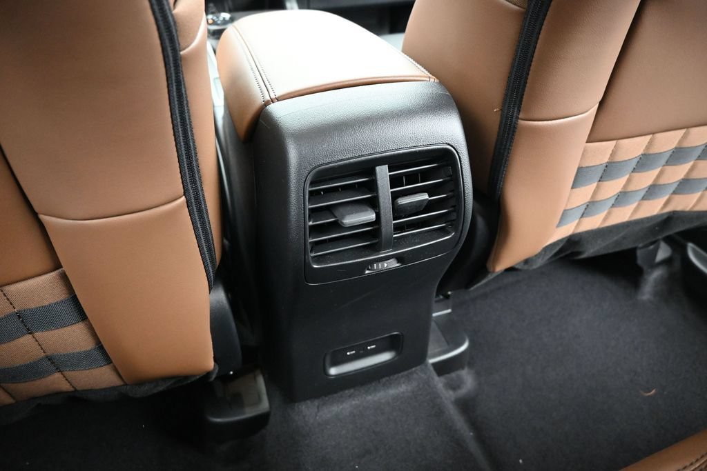 New 2026 Carbonized Gray Metallic Ford Outer Banks image 19