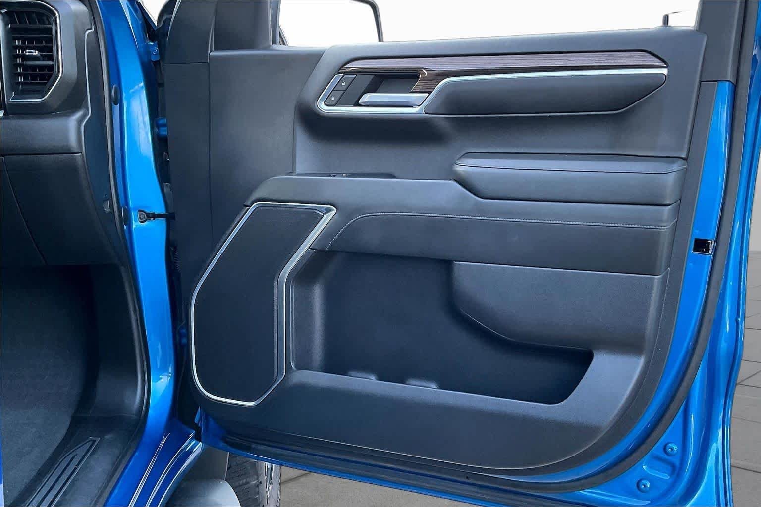 Used 2022 Glacier Blue Metallic Chevrolet LT image 22
