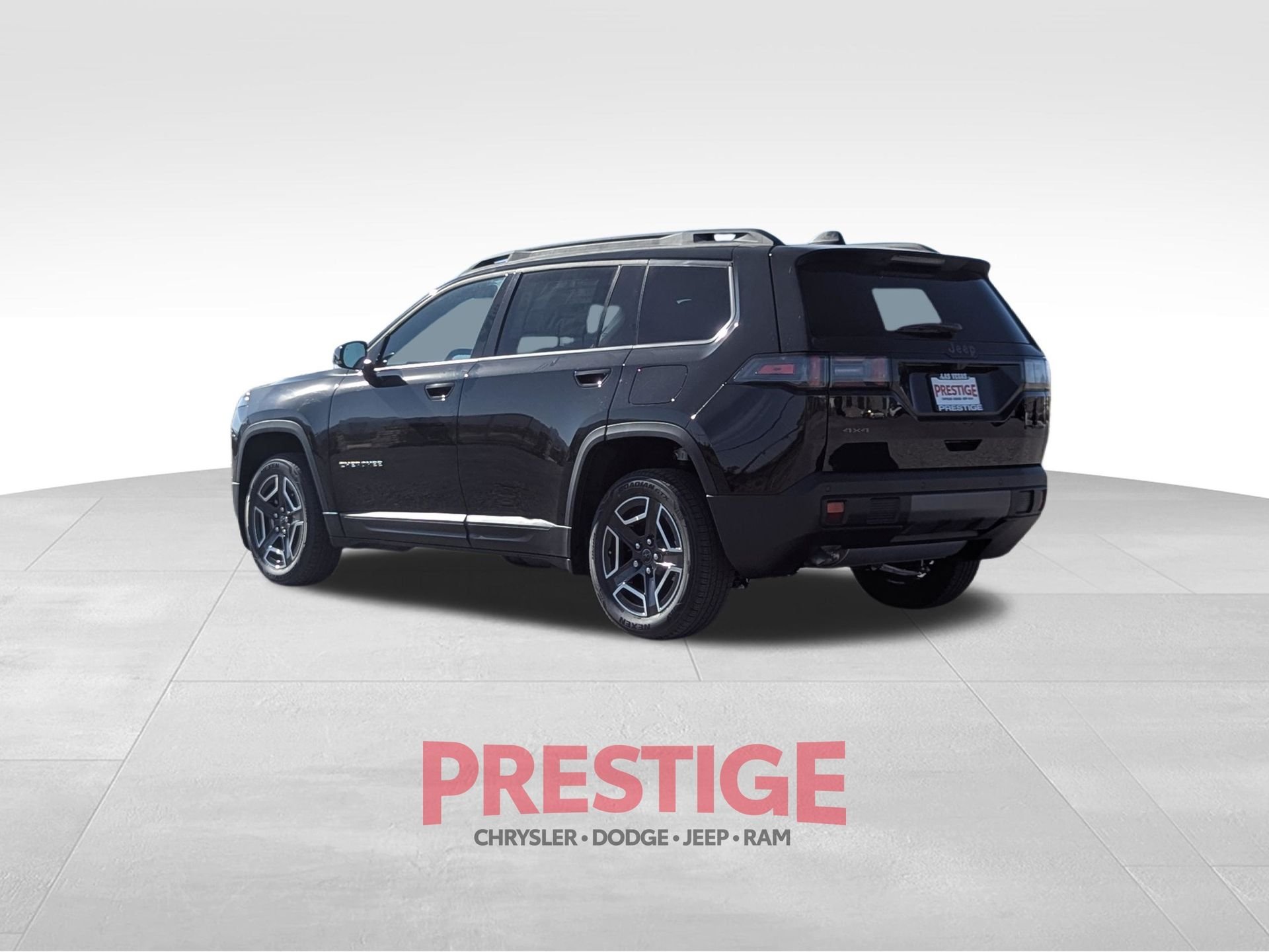New 2026 Diamond Black Crystal Pearl-Coat Exterior Paint Jeep Limited image 9