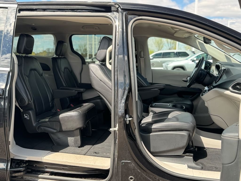 2024 Chrysler Pacifica Touring L - Photo 26