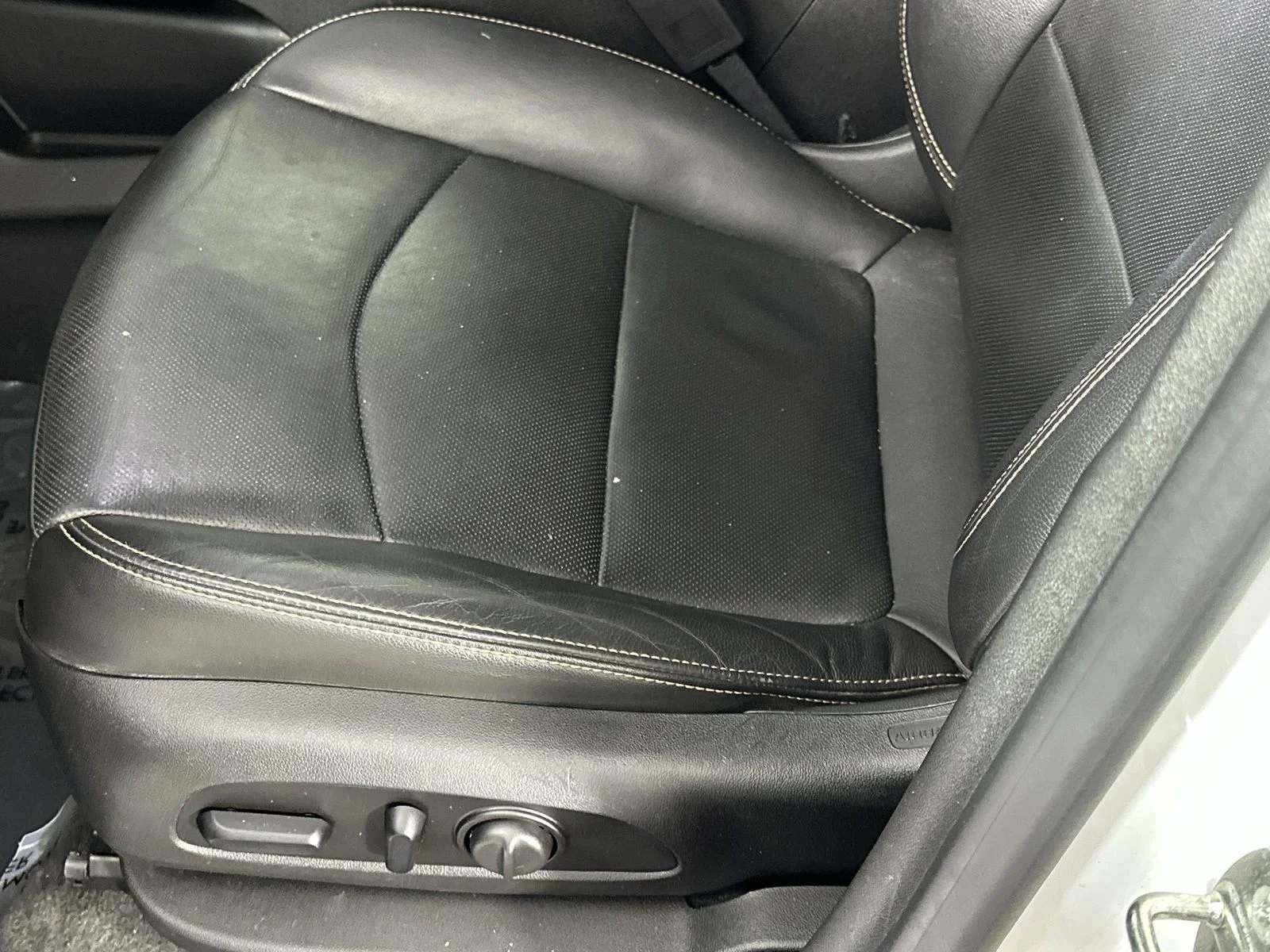 Used 2018 White GMC SLT image 12