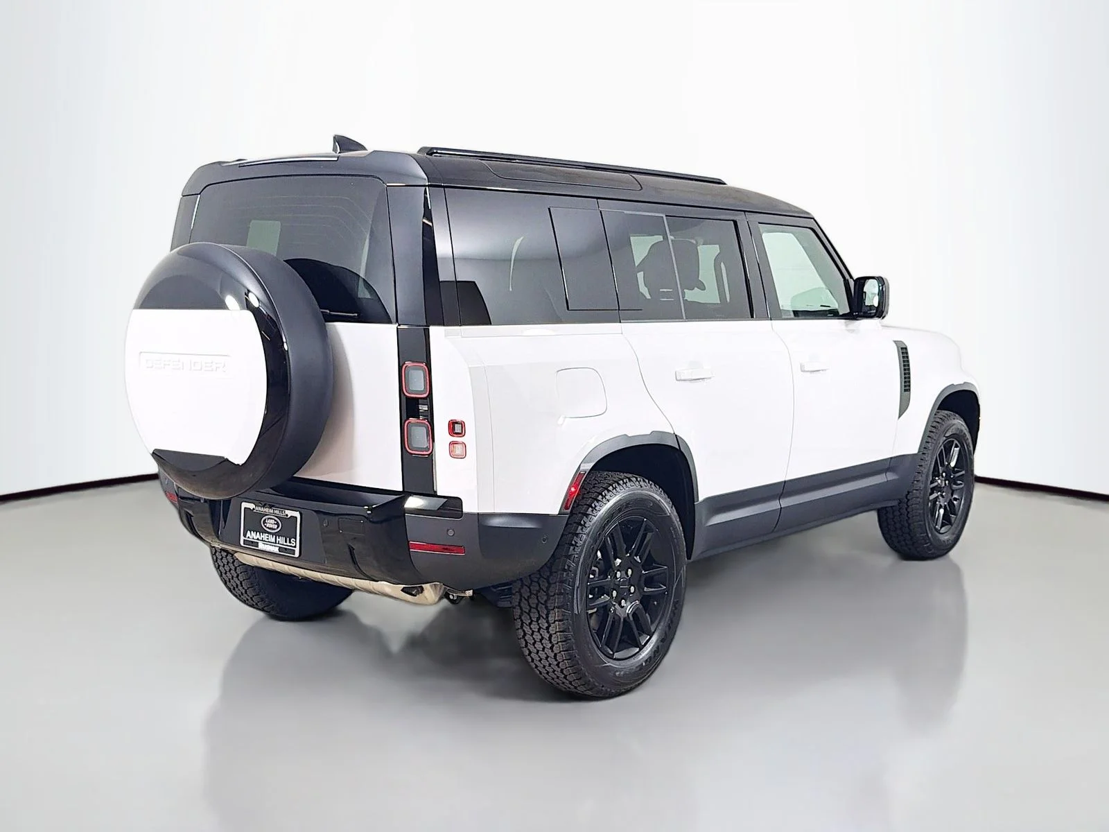 New 2026 Fuji White Land Rover S image 5