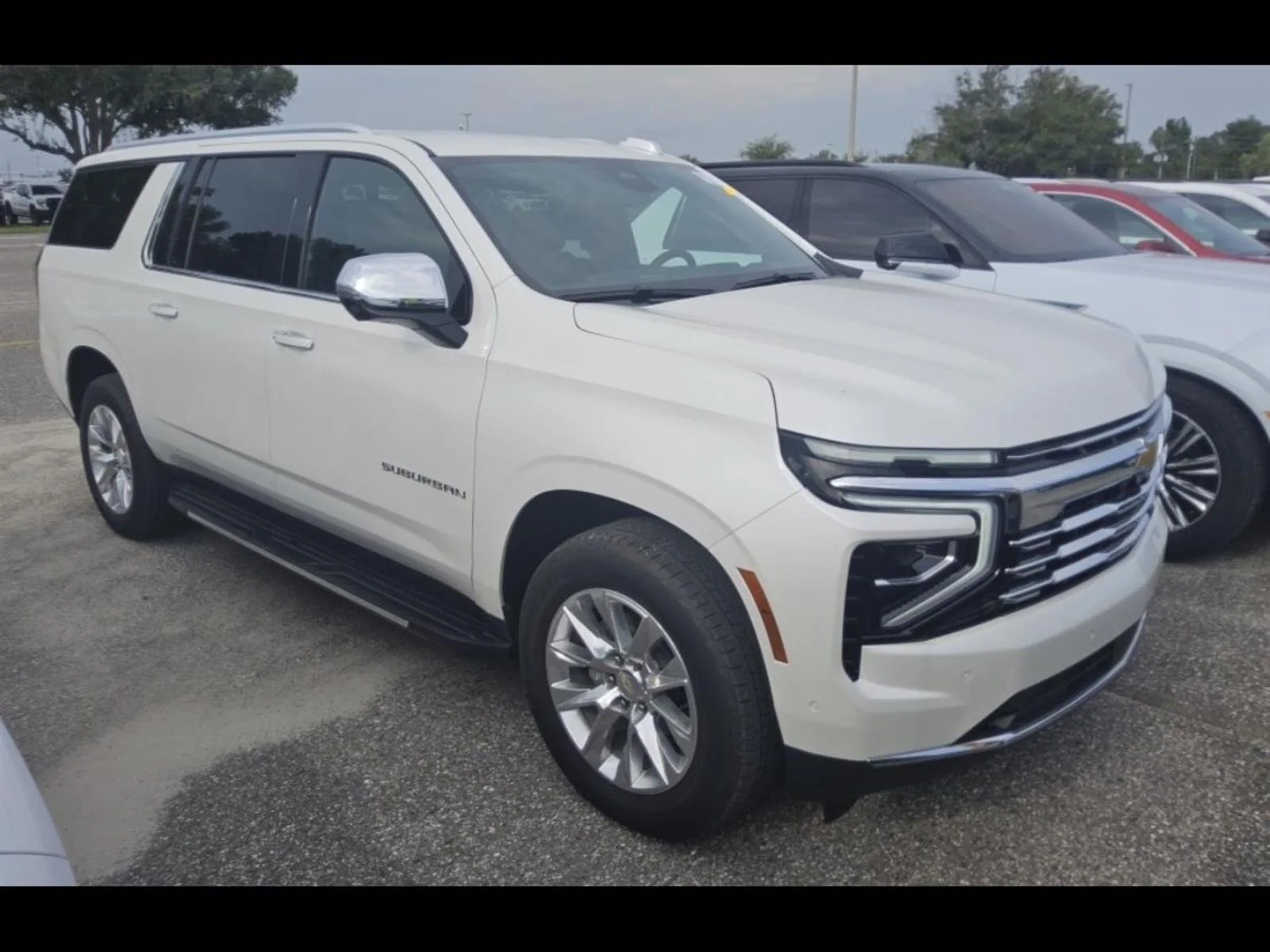 Used 2025 Iridescent Pearl Tricoat Chevrolet Premier image 2