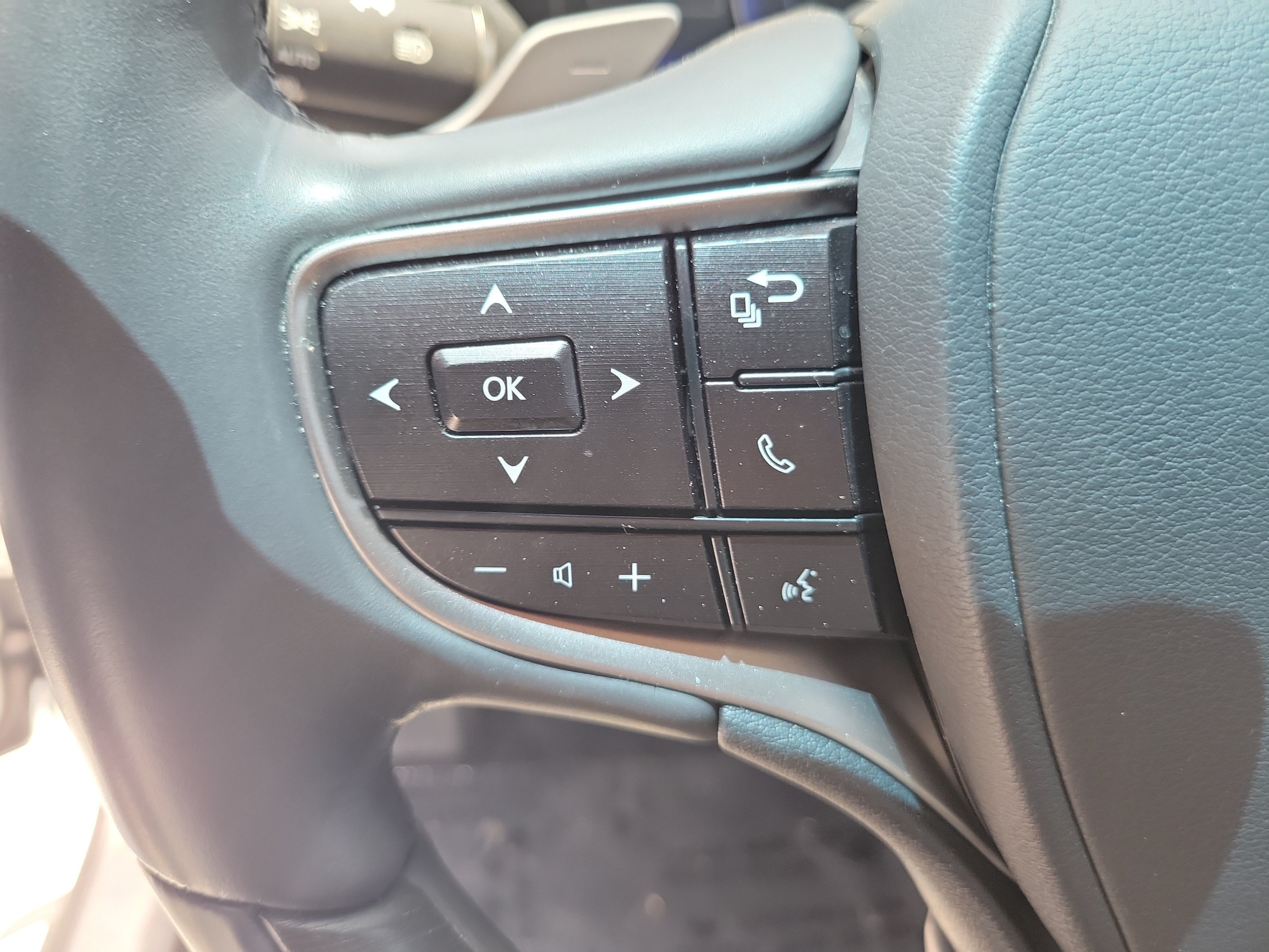 Used 2024 White Pearl Lexus ES 350 Luxury image 27