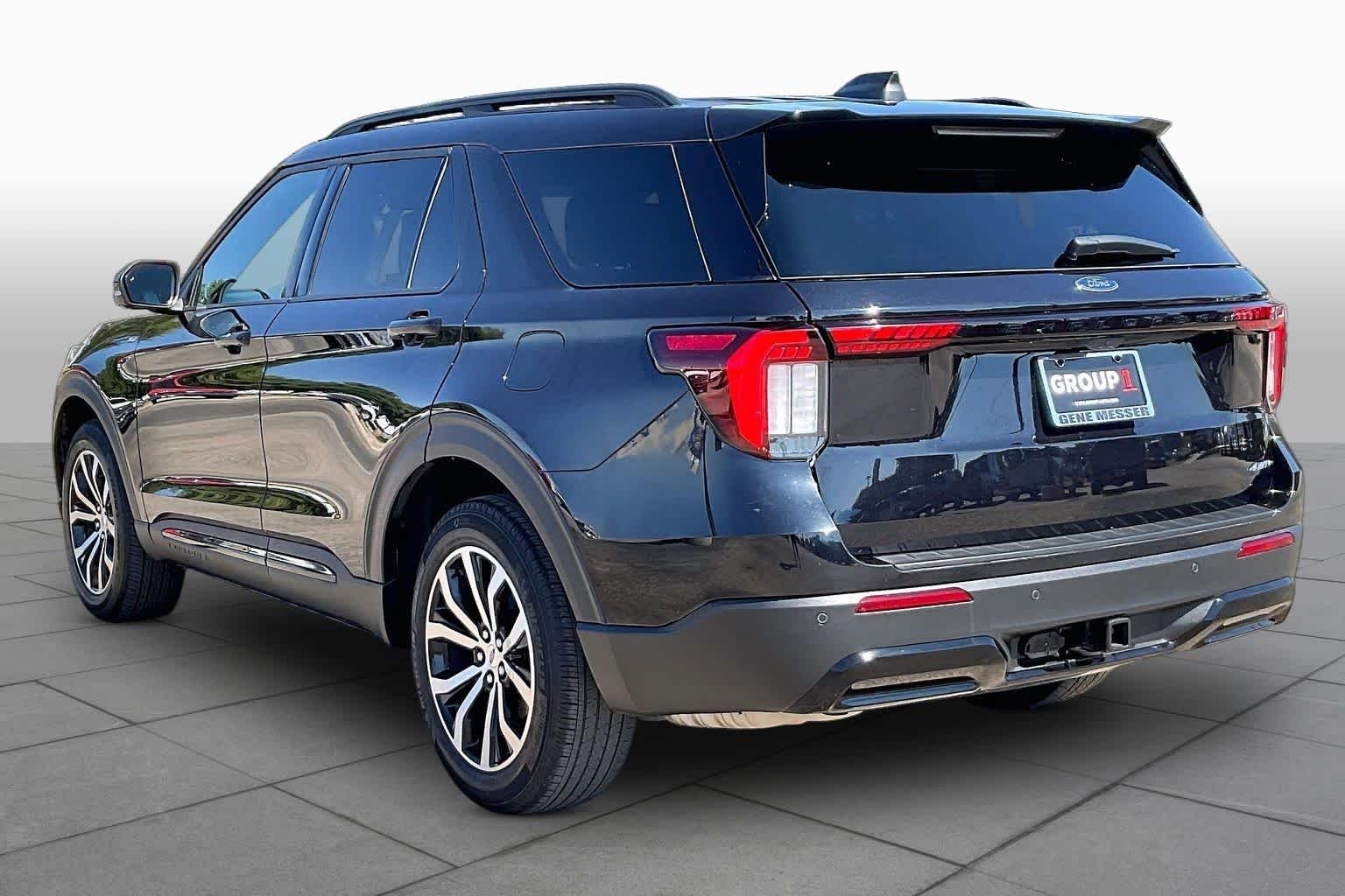 Used 2025 Agate Black Ford ST-Line image 12