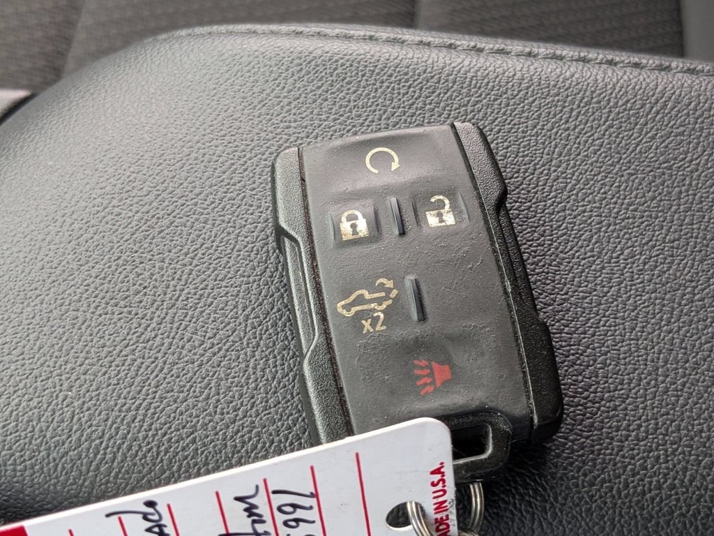 Used 2020 BLACK Chevrolet Custom image 20