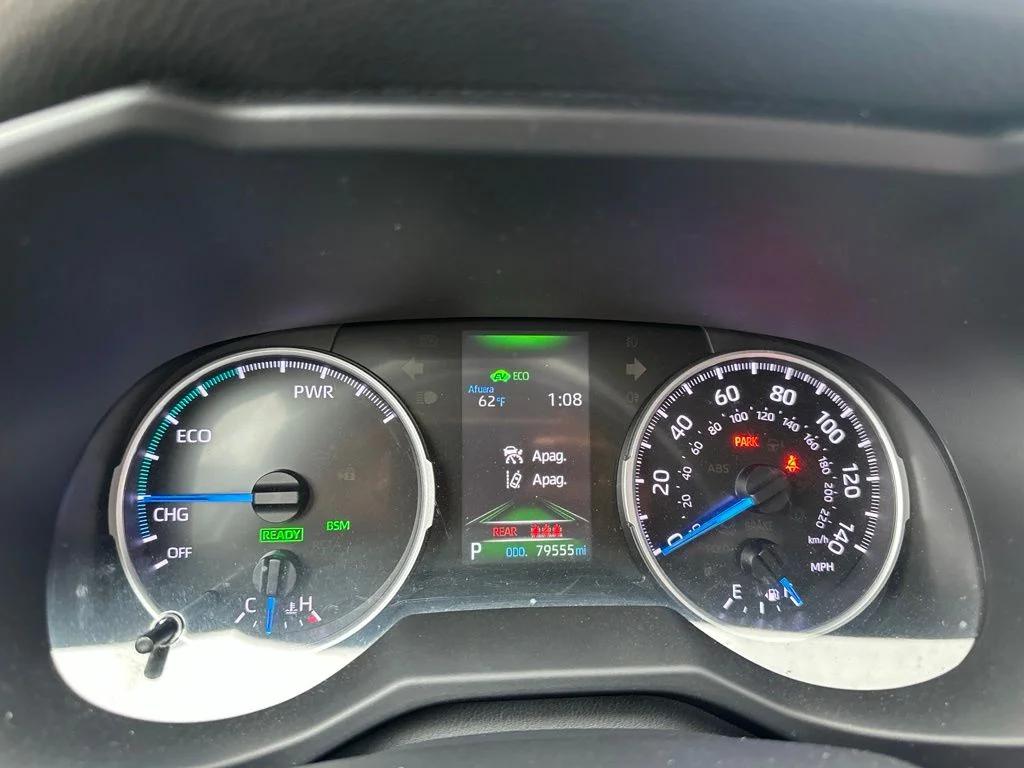 Used 2021 White Toyota XLE image 1