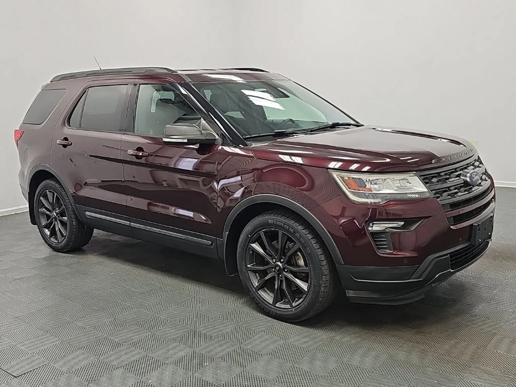 Used 2018 Red Ford XLT image 1