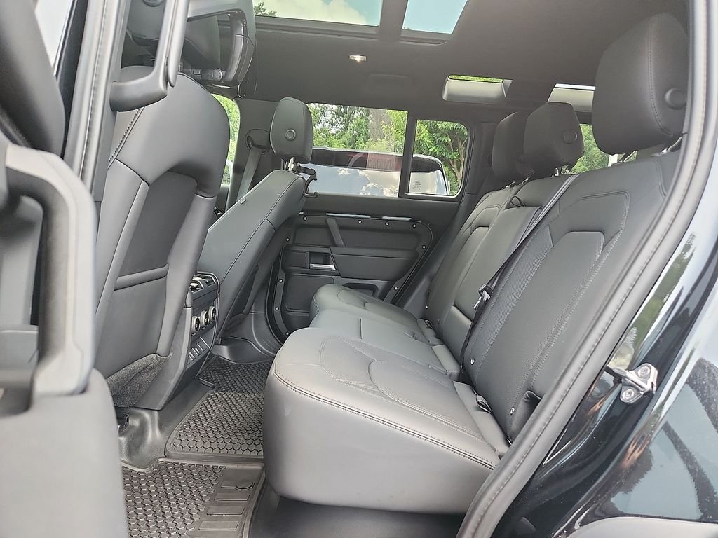 Used 2026 Santorini Black Metallic Land Rover S image 10