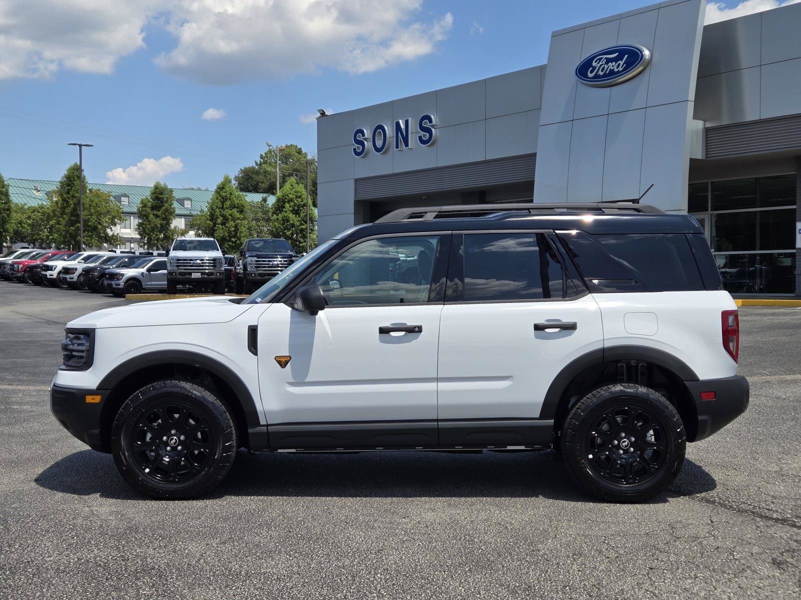 New 2026 OXFORD WHITE FORD Badlands image 13