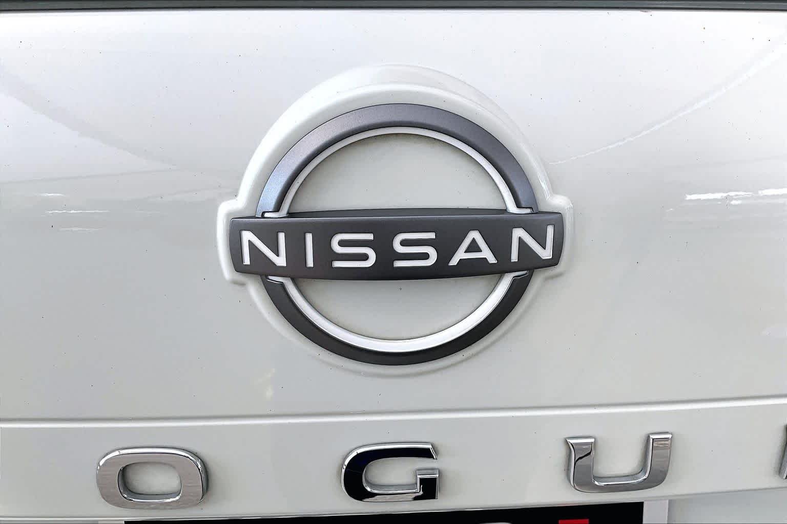 Certified Used 2023 Pearl White Tricoat Nissan SV image 31