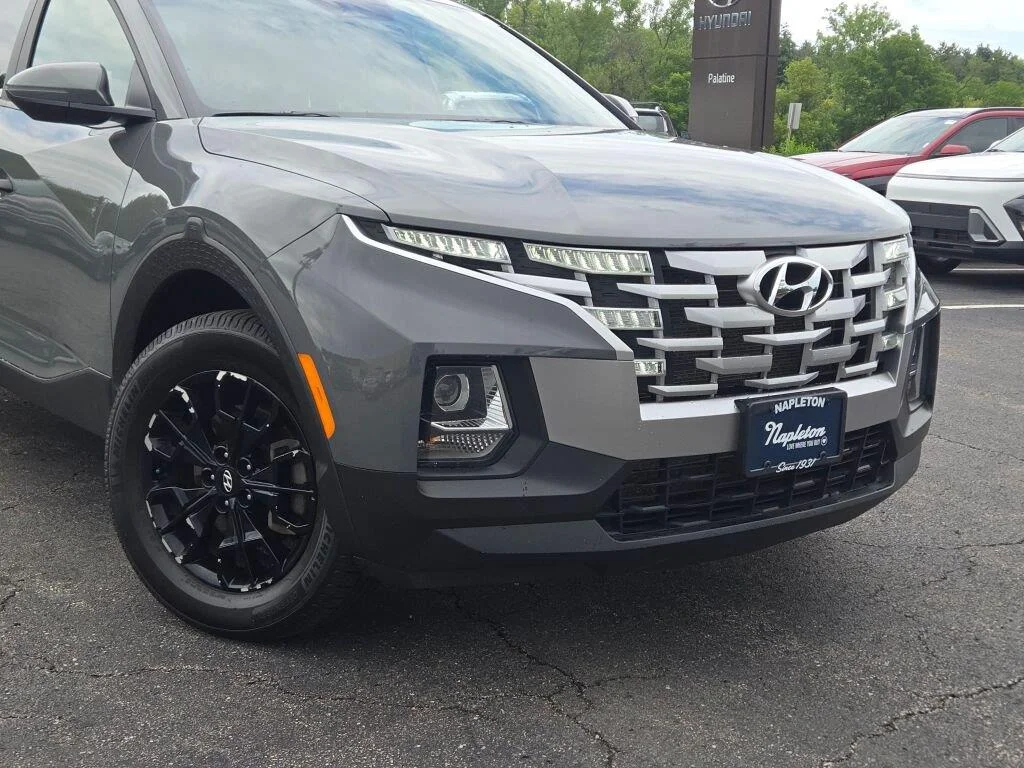 Used 2022 Hampton Gray Hyundai SEL image 2