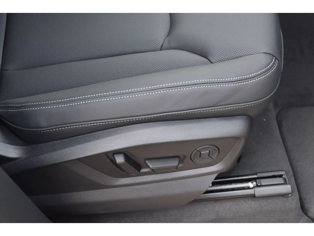 New 2026 Glacier White Metallic Audi Premium Plus image 29
