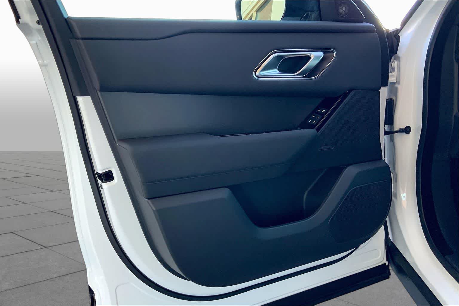 2025 Land Rover Range Rover Velar Dynamic SE - Photo 10