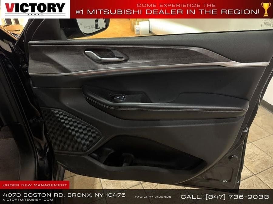Used 2023 Black Jeep Limited image 13