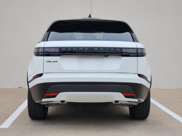 Used 2026  Land Rover Dynamic SE image 6