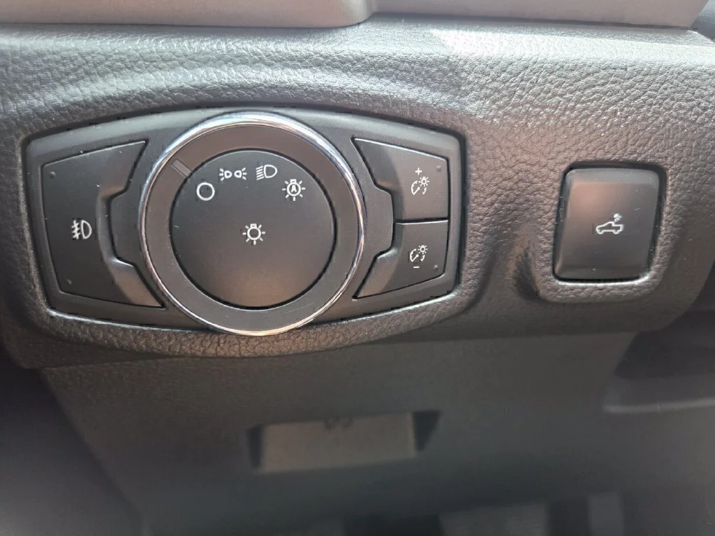 Used 2021 Blue Ford XLT image 12