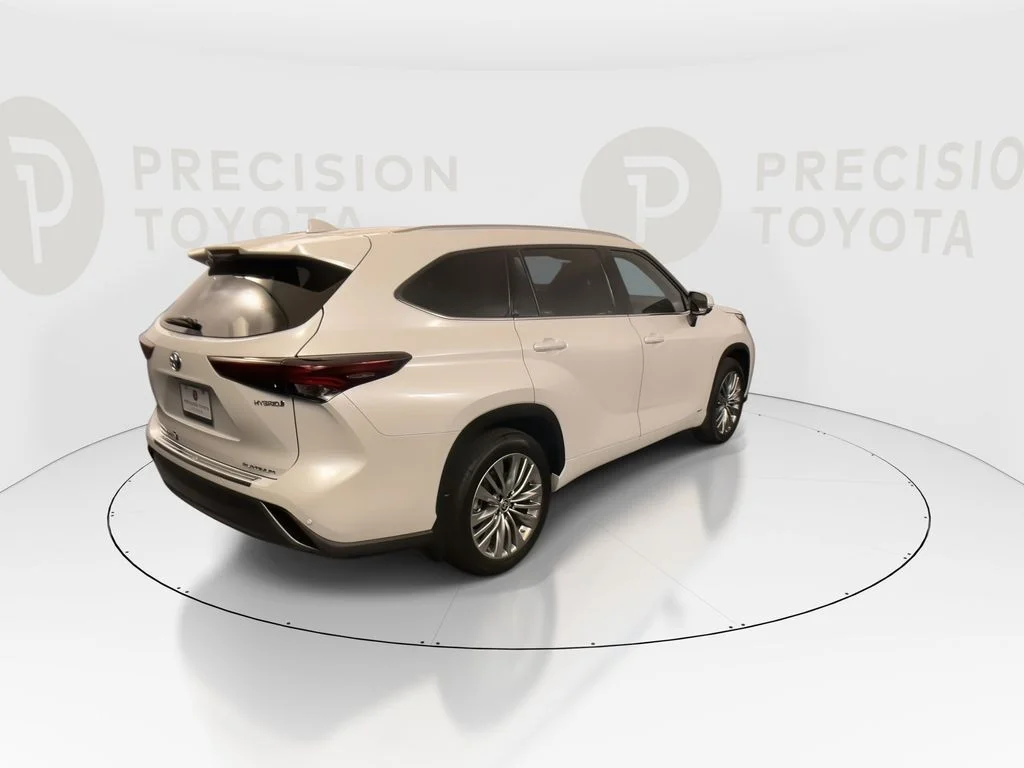 Used 2024 Pearl Toyota Platinum image 19