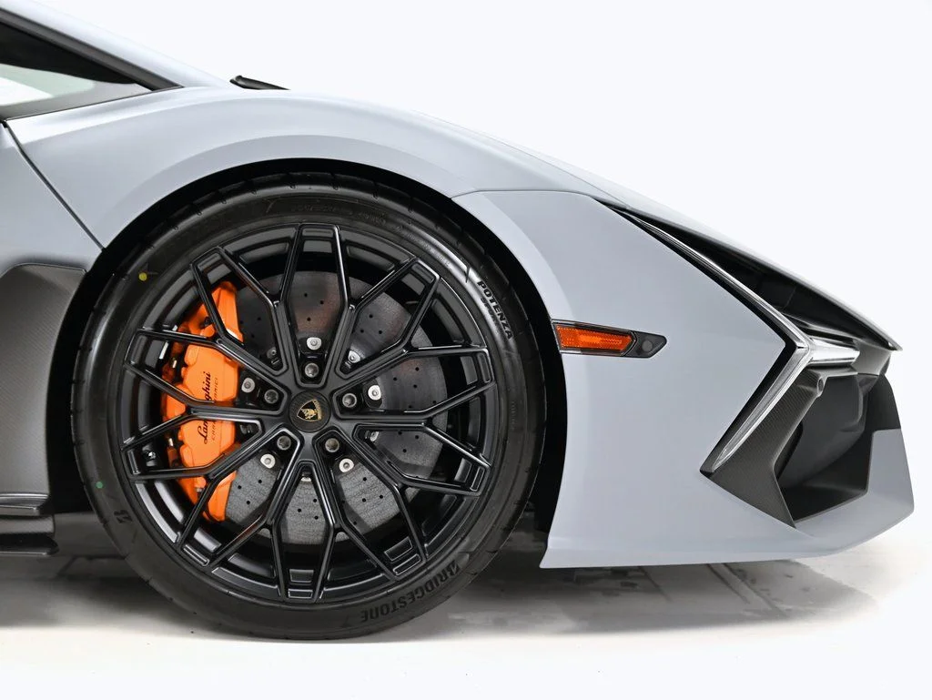 2026 Lamborghini Revuelto Base - Photo 32
